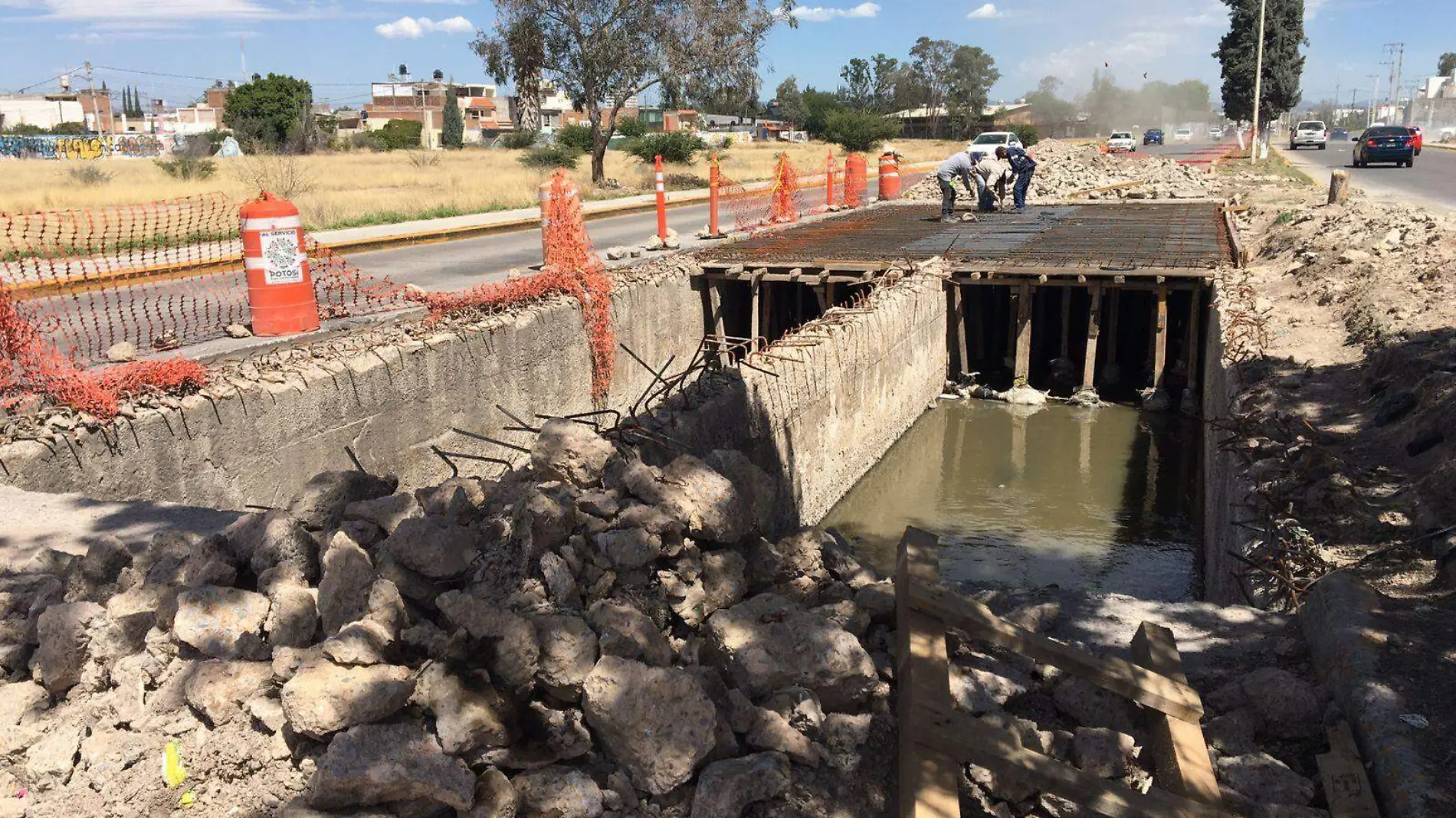 Colector pluvial en B. Río Esoañita (3)